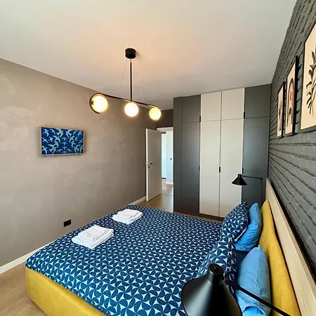 Daire Quiet & Spacious Panoramic Bükreş