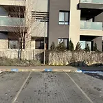 Quiet & Spacious Panoramic Бухарест