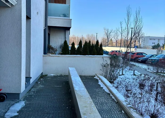 Quiet & Spacious Panoramic Apartment *